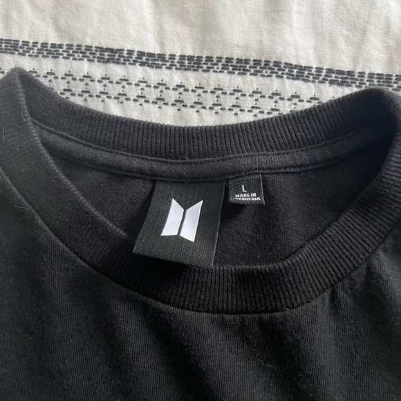 BTS Map of The Soul Tour Tee Size Large - Picture 6 of 6